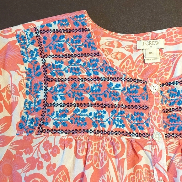 J. Crew floral embroidered popover top, size XS (runs big) - Picture 6 of 9